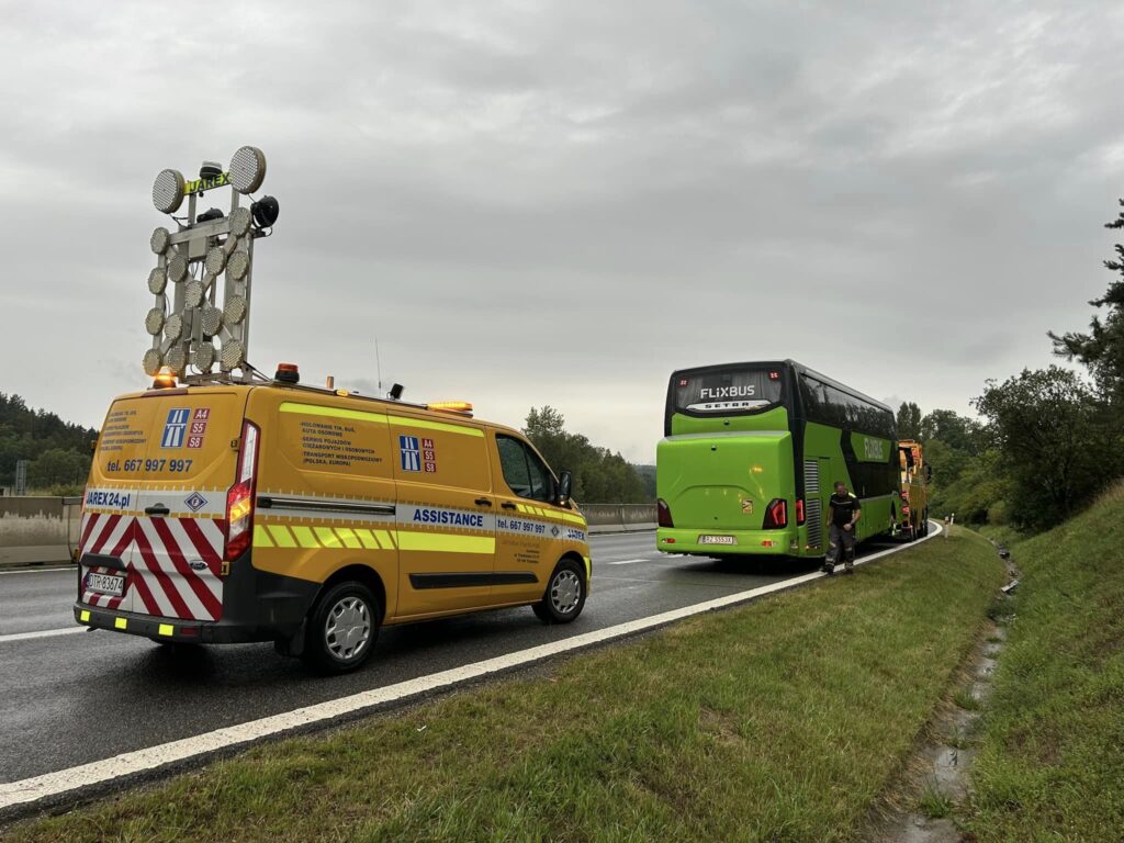 Pomoc Drogowa Jarex - awaria i holowanie autokaru Flixbus z Czech do Polski