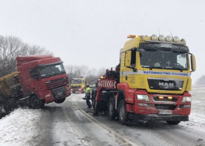 Laweta i holownik ciężarowy 24h