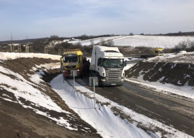 Transport pojazdów ciężarowych JAREX