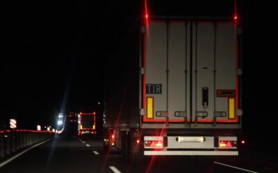 Oświetlenie TIR-a – przepisy i obowiązkowe elementy