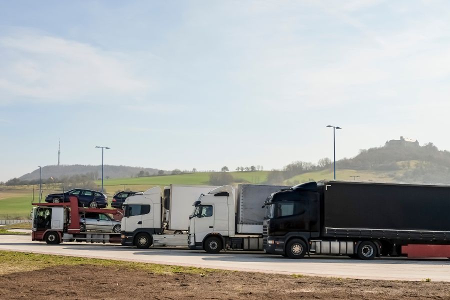 Kalendarz zakazów ruchu ciężarówek 2026 - dni i godziny